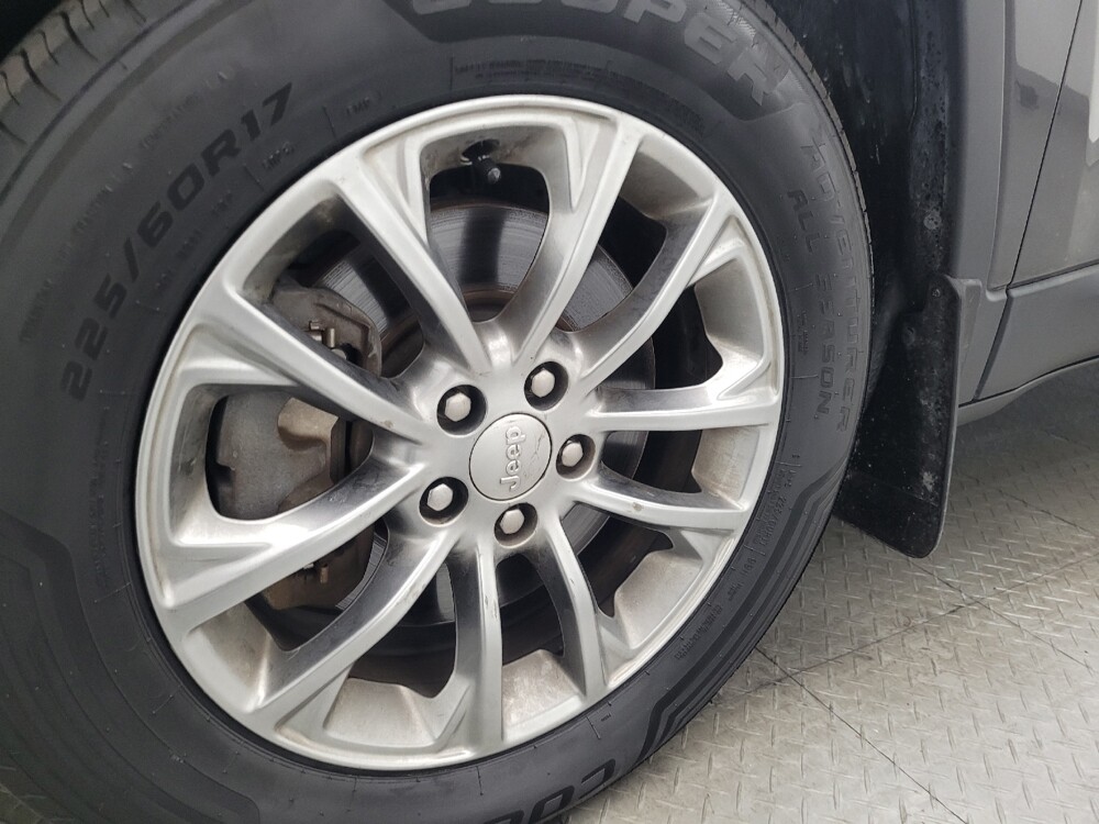 2019 Jeep Cherokee in Jacksonville, FL 32225 - 18085037 31