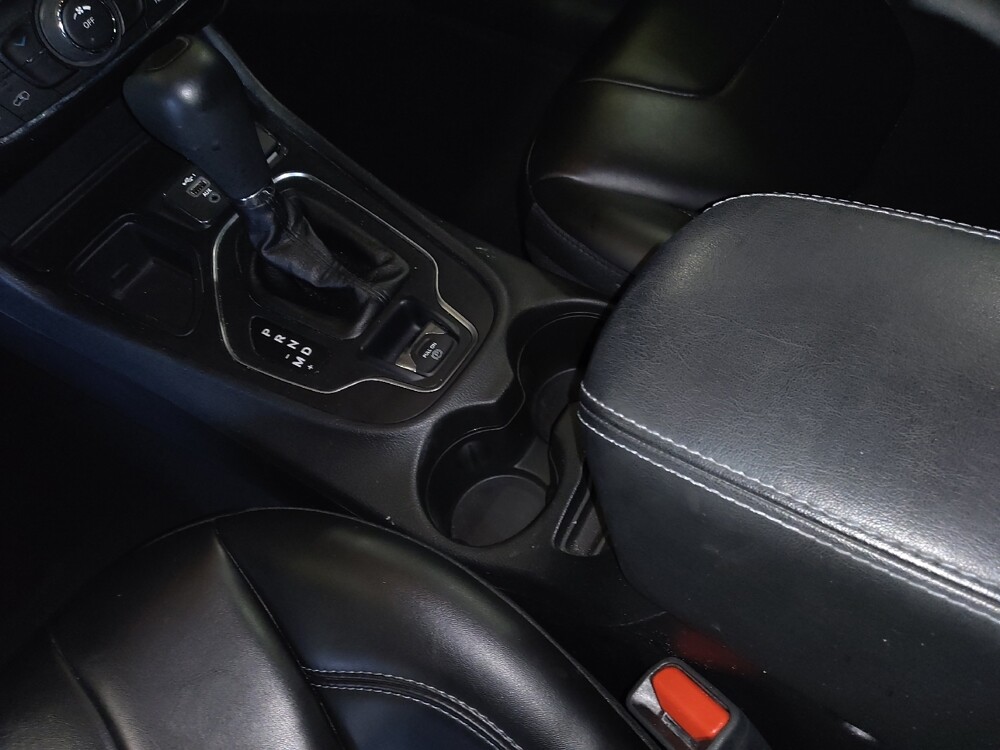 2019 Jeep Cherokee in Jacksonville, FL 32225 - 18085037 26