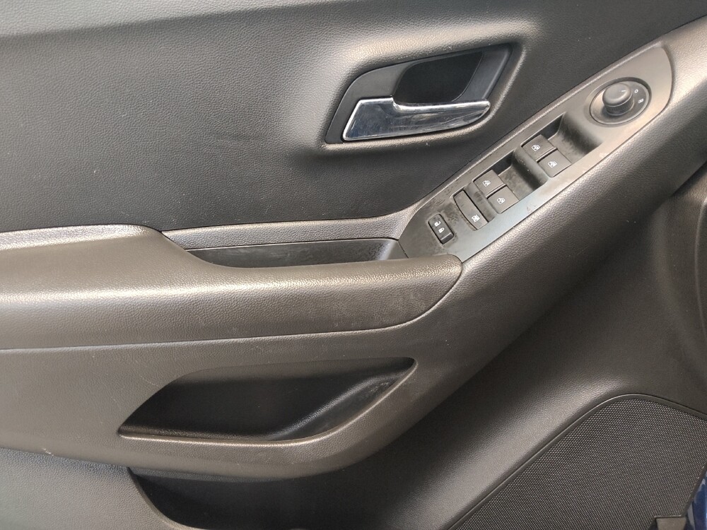 2020 Chevrolet Trax in Cincinnati, OH 45255 - 18085056 27