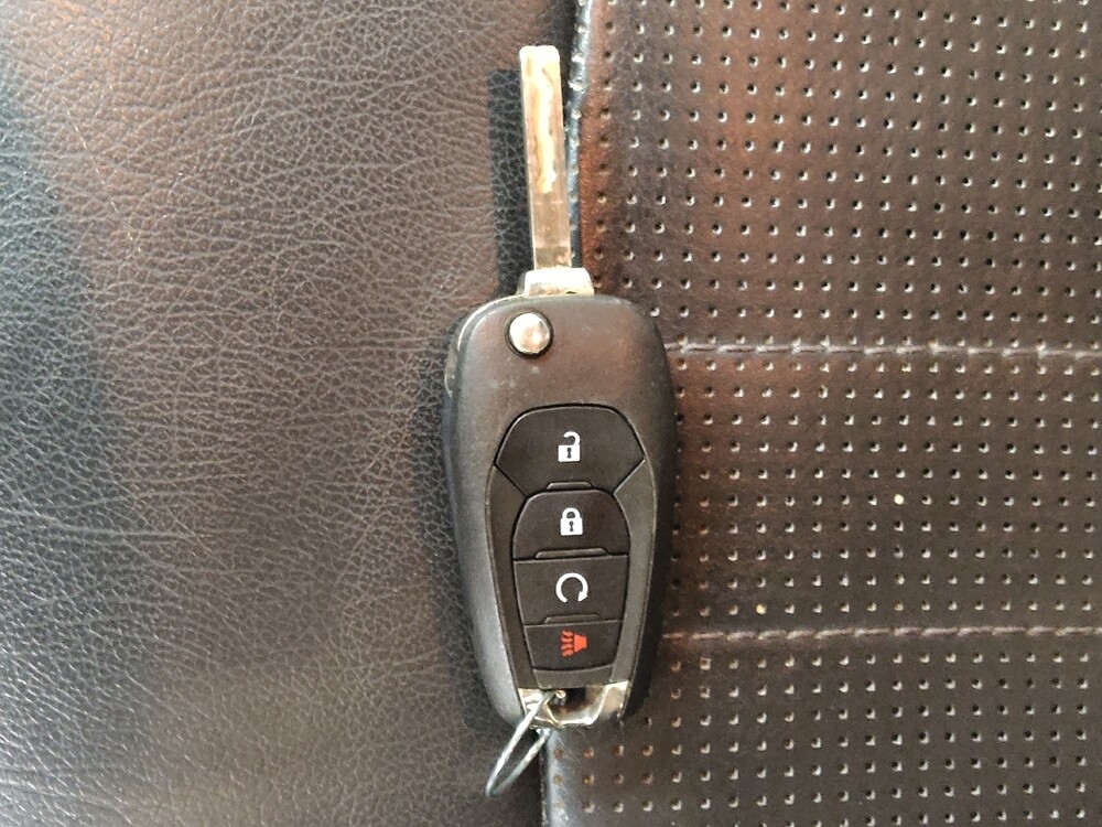 2020 Chevrolet Trax in Cincinnati, OH 45255 - 18085056 32