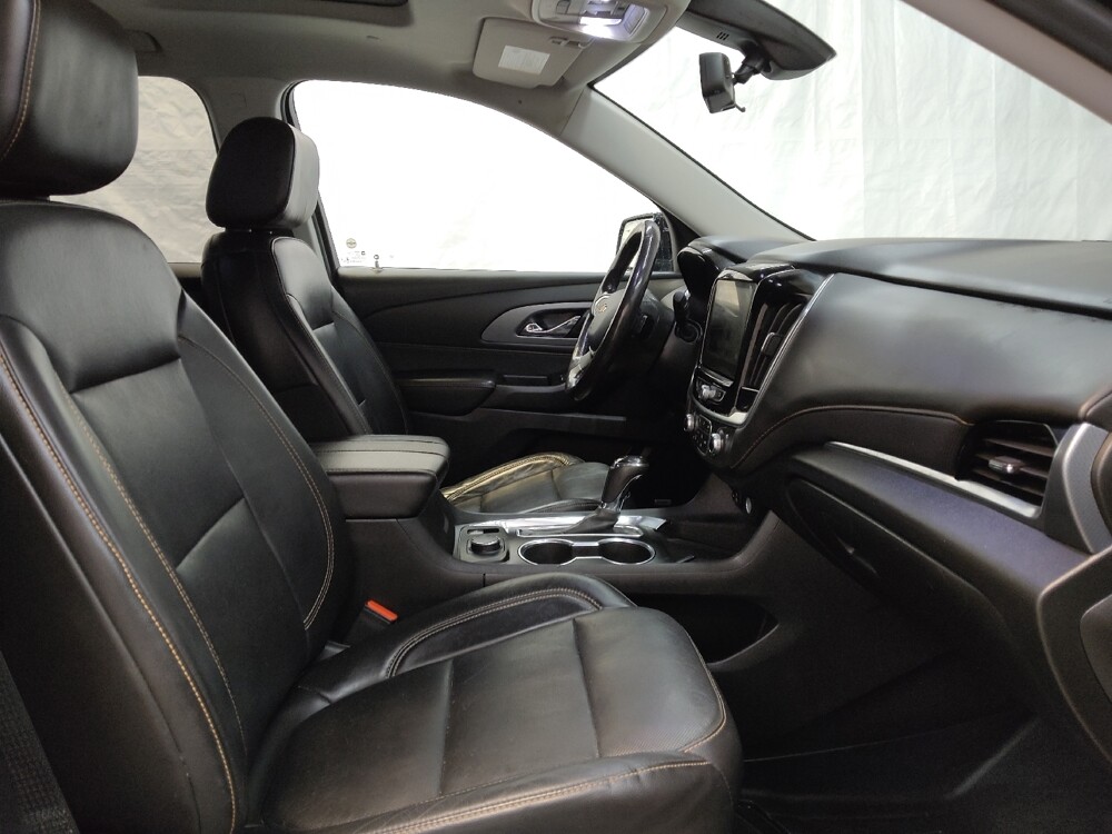 2020 Chevrolet Traverse in Cincinnati, OH 45255 - 18085057 21