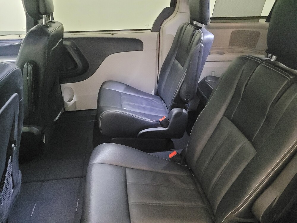 2016 Chrysler Town & Country in Chesapeake, VA 23320 - 18085064 18