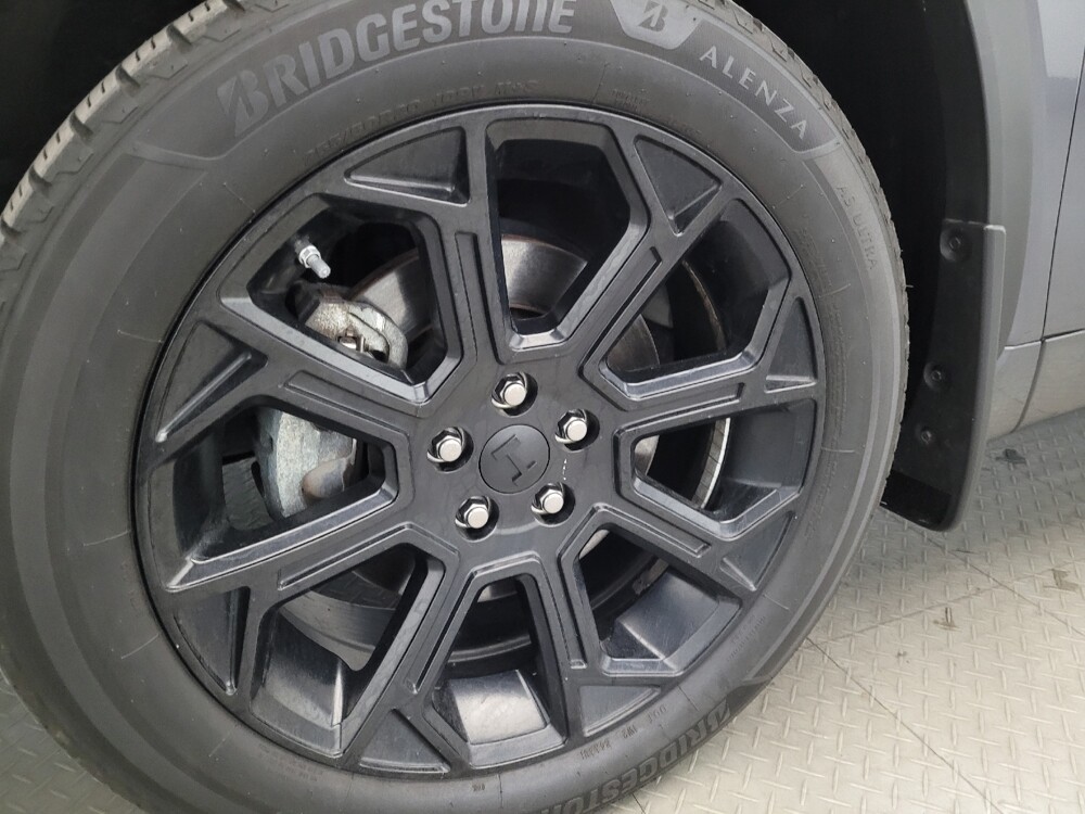 2022 Toyota Highlander in Allentown, PA 18103 - 18085069 31