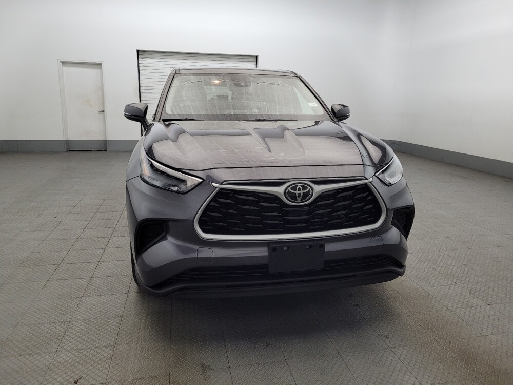 2022 Toyota Highlander in Allentown, PA 18103 - 18085069 14