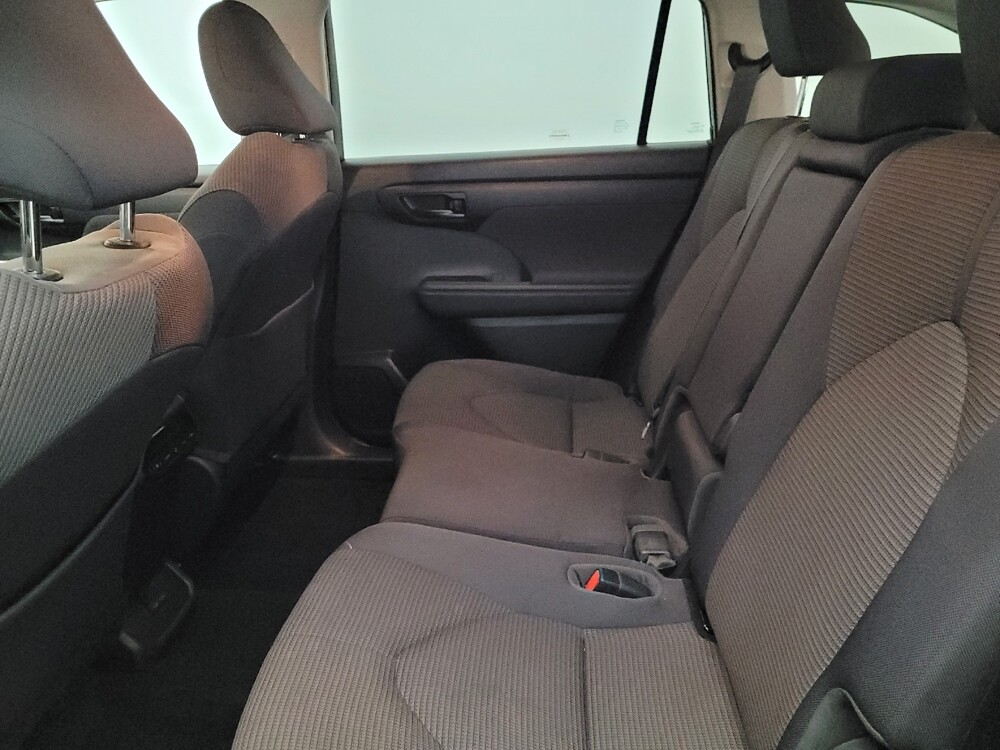 2022 Toyota Highlander in Allentown, PA 18103 - 18085069 18