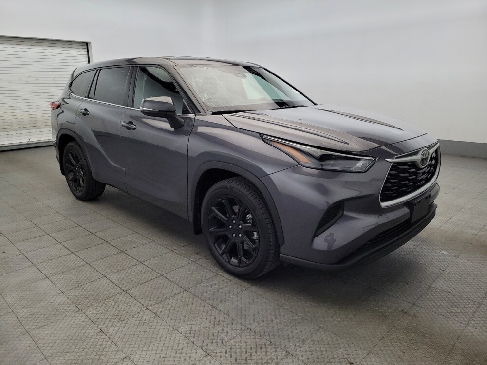 2022 Toyota Highlander in Allentown, PA 18103 - 18085069 13