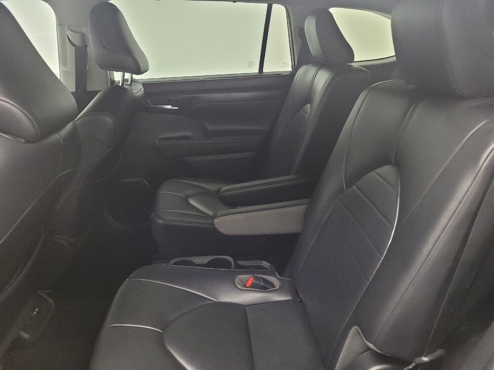 2020 Toyota Highlander in Antioch, TN 37013 - 18085071 18