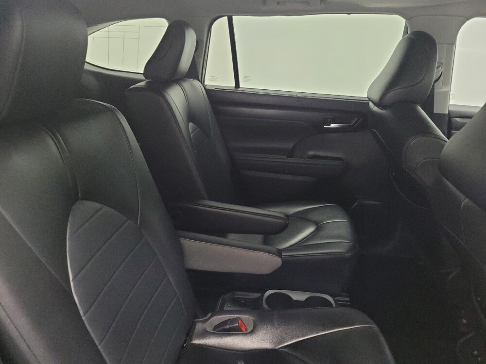 2020 Toyota Highlander in Antioch, TN 37013 - 18085071 19