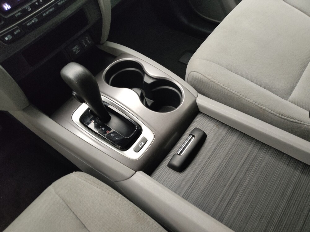 2016 Honda Pilot in Taylor, MI 48180 - 18085106 26