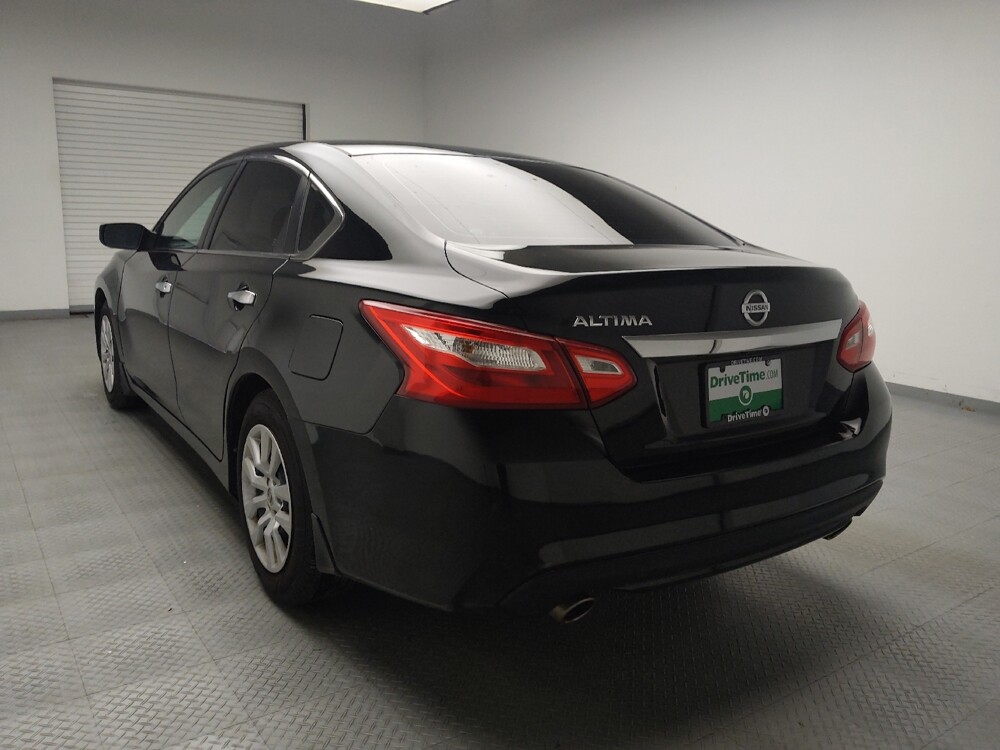 2017 Nissan Altima in Ft Wayne, IN 46805 - 18085107 5
