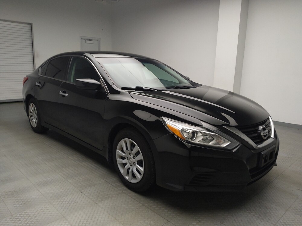 2017 Nissan Altima in Ft Wayne, IN 46805 - 18085107 11