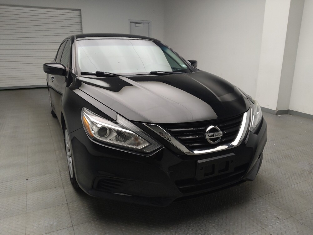 2017 Nissan Altima in Ft Wayne, IN 46805 - 18085107 14