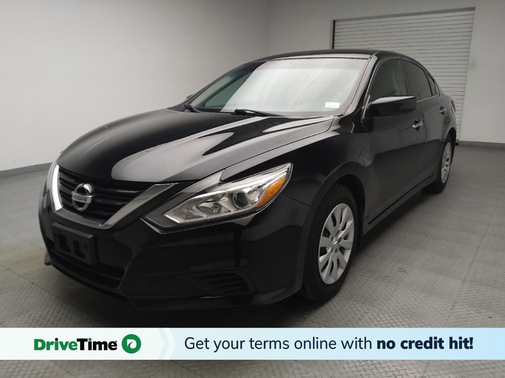 2017 Nissan Altima in Ft Wayne, IN 46805 - 18085107