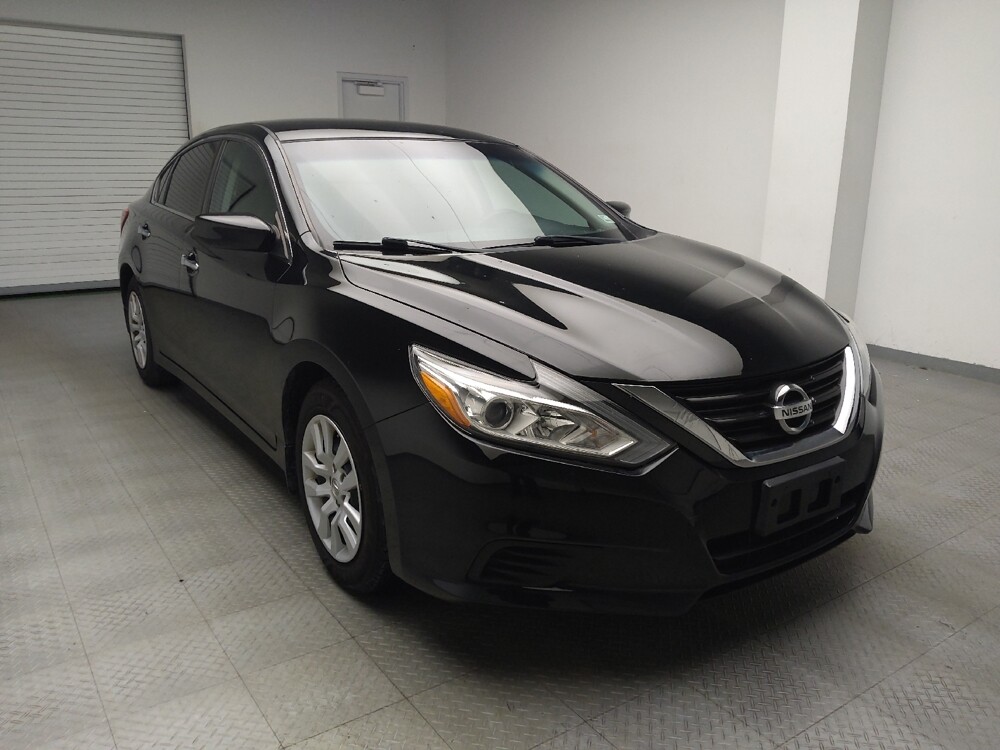 2017 Nissan Altima in Ft Wayne, IN 46805 - 18085107 13