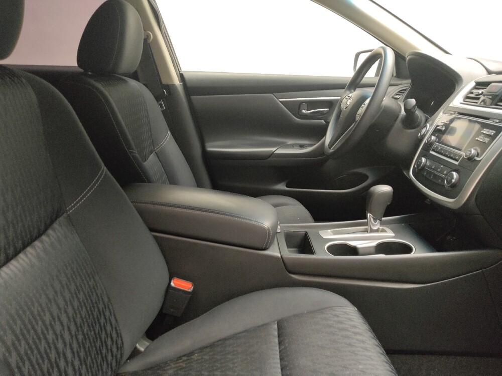 2017 Nissan Altima in Ft Wayne, IN 46805 - 18085107 21