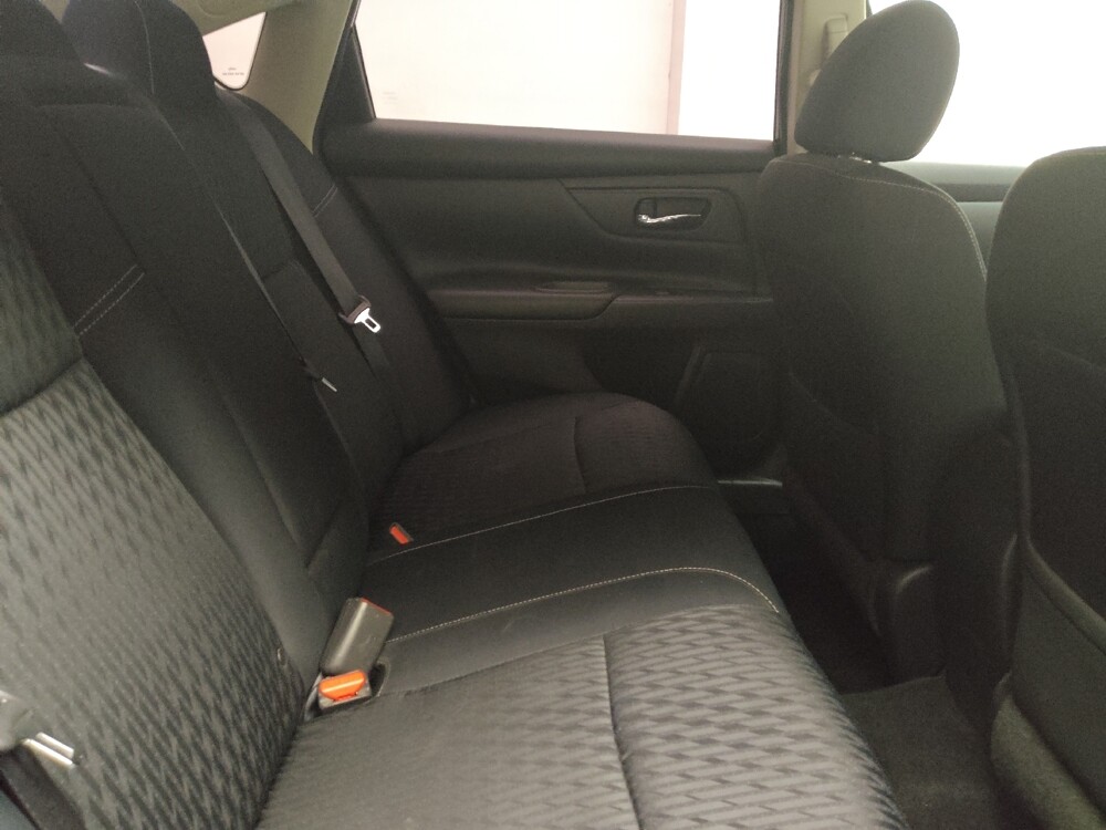 2017 Nissan Altima in Ft Wayne, IN 46805 - 18085107 19