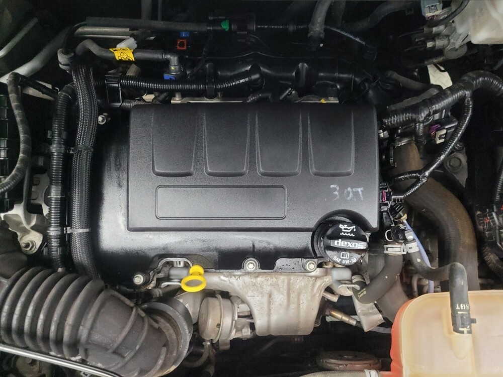 2020 Chevrolet Trax in Indianapolis, IN 46222 - 18085109 30