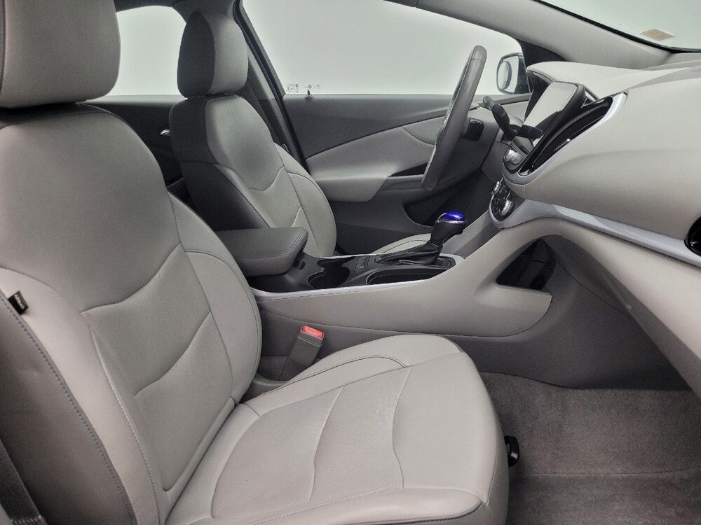 2017 Chevrolet Volt in Indianapolis, IN 46219 - 18085110 21