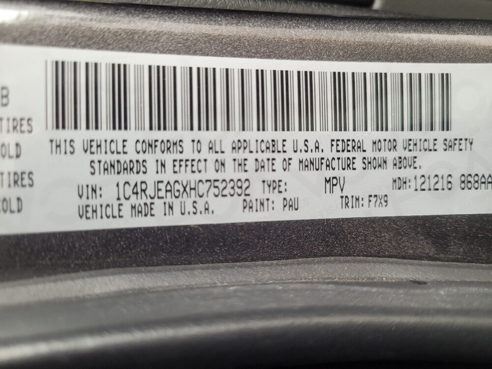 2017 Jeep Grand Cherokee in Stone Mountain, GA 30083 - 18085136 33