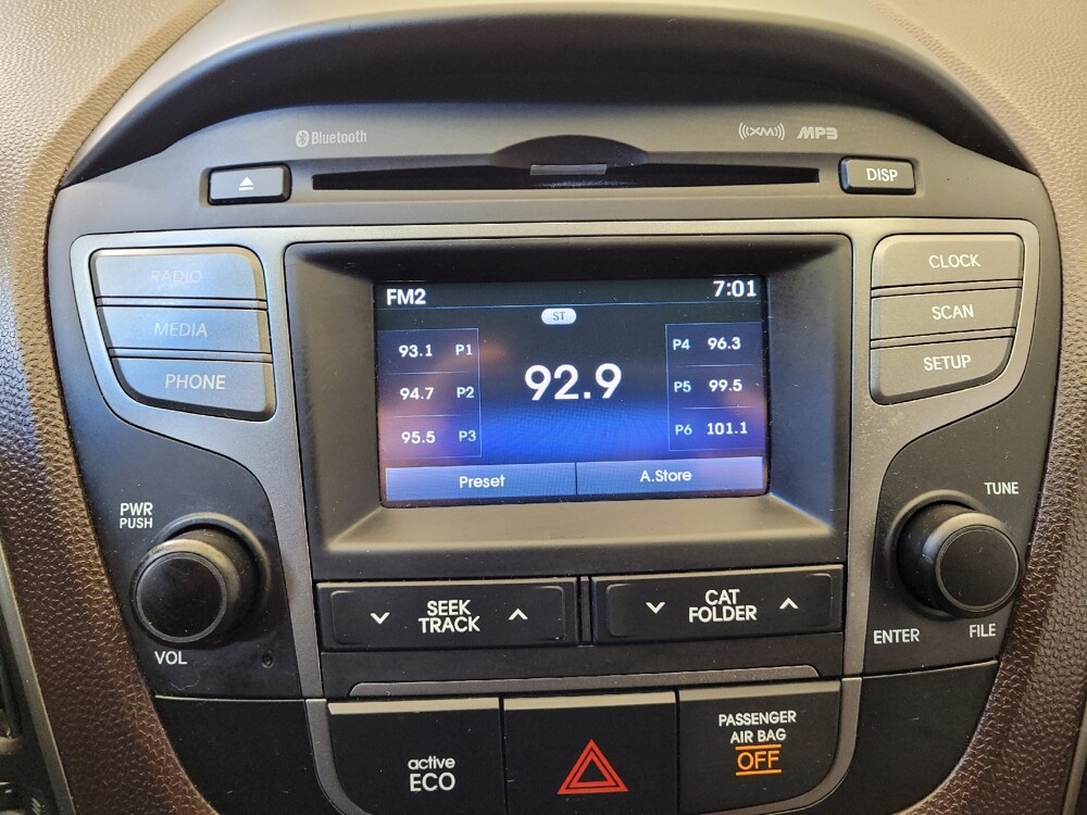 2015 Hyundai Tucson in Cincinnati, OH 45255 - 18085150 25