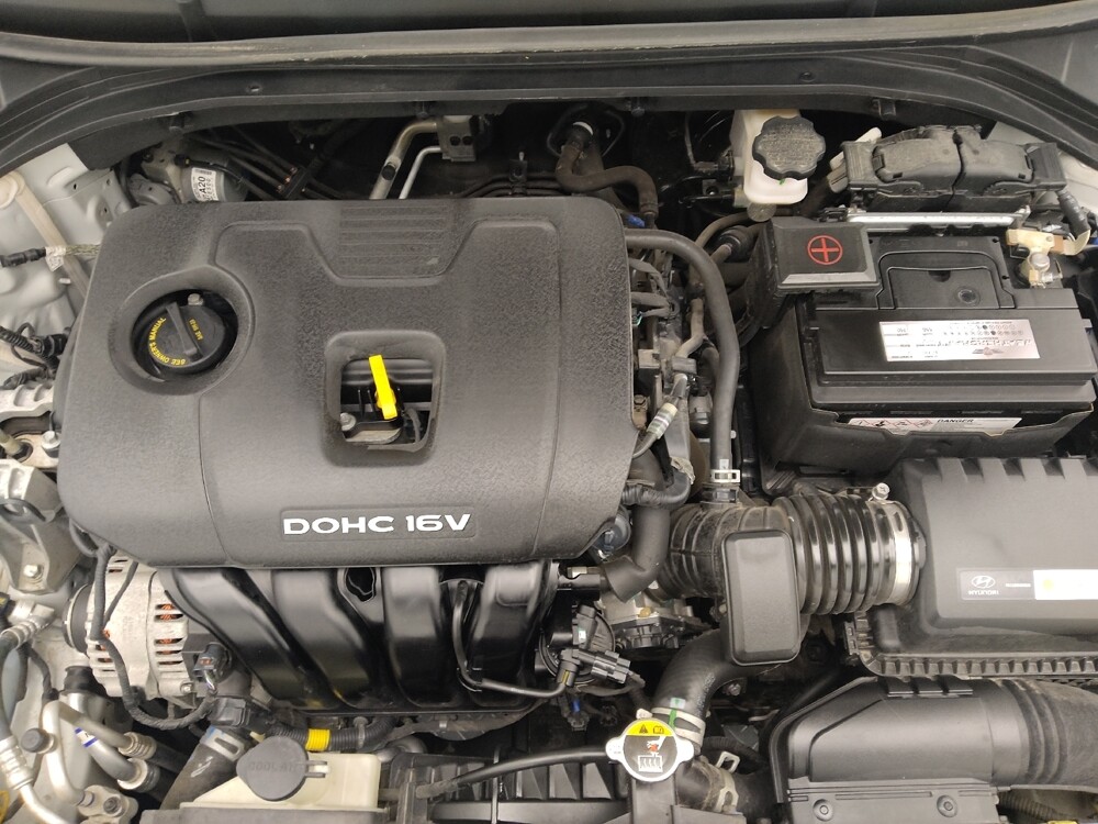 2018 Hyundai Elantra in Gladstone, MO 64118 - 18085152 30