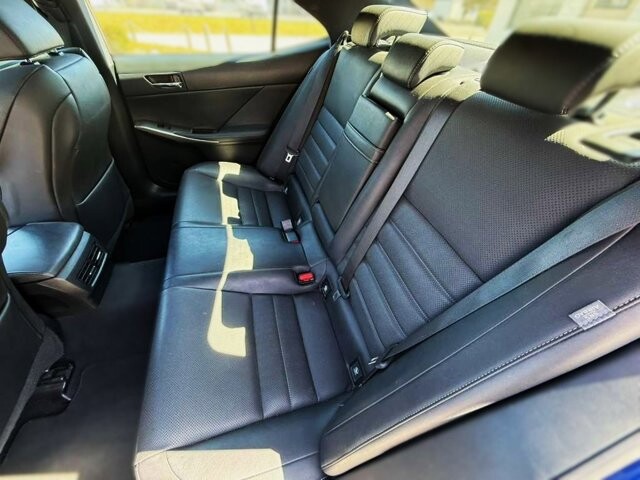 2016 Lexus IS 200t in Pompano Beach, FL 33064 - 18085164 10