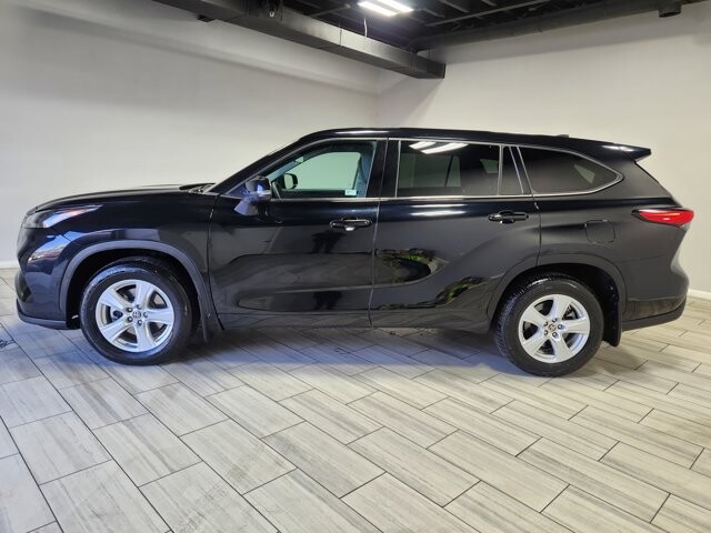 2022 Toyota Highlander in Cinnaminson, NJ 08077 - 18085169 2