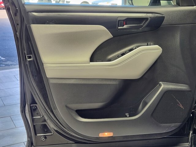 2022 Toyota Highlander in Cinnaminson, NJ 08077 - 18085169 10