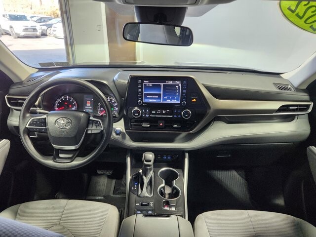 2022 Toyota Highlander in Cinnaminson, NJ 08077 - 18085169 16