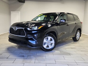 2022 Toyota Highlander in Cinnaminson, NJ 08077