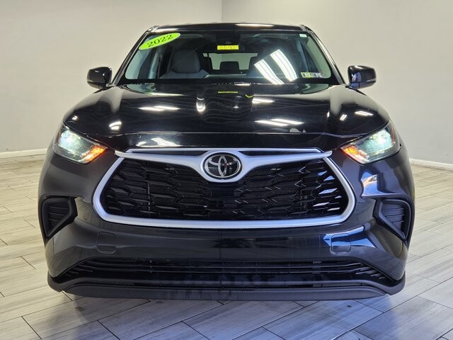2022 Toyota Highlander in Cinnaminson, NJ 08077 - 18085169 8