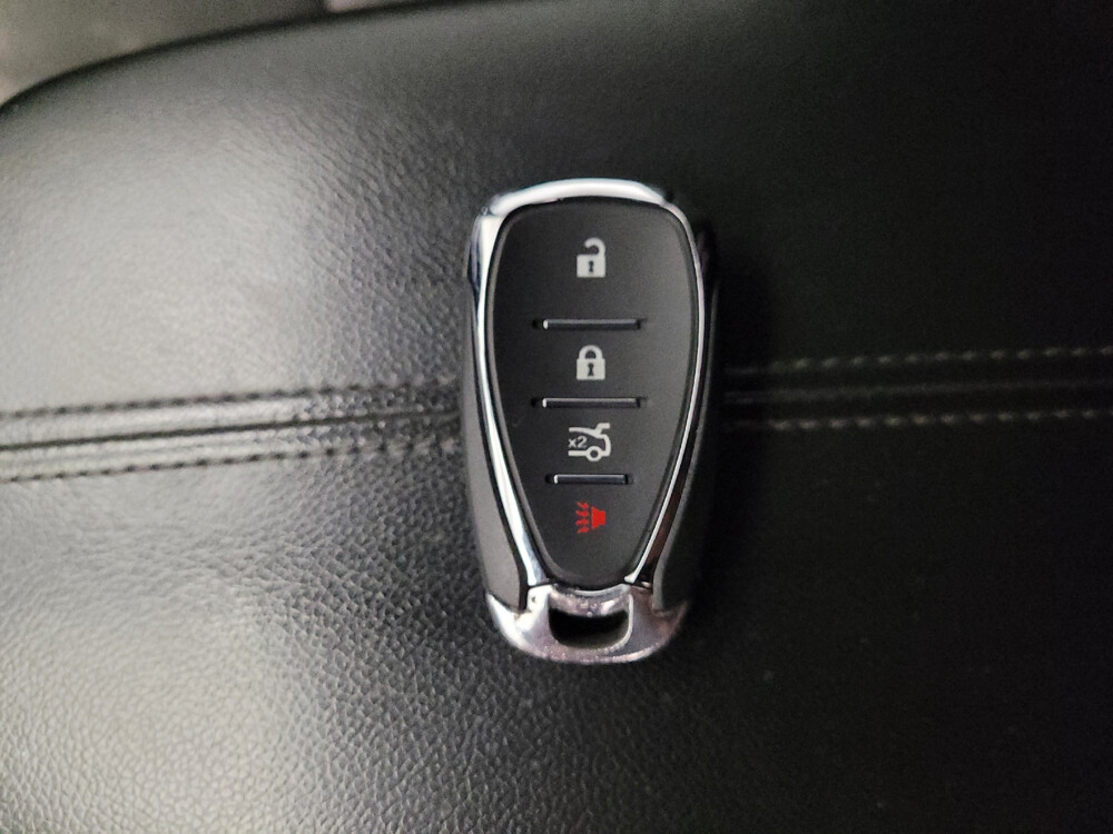 2018 Chevrolet Malibu in Sacramento, CA 95821 - 18085185 32