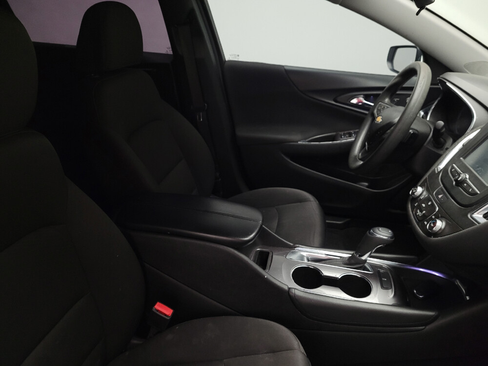 2018 Chevrolet Malibu in Sacramento, CA 95821 - 18085185 21
