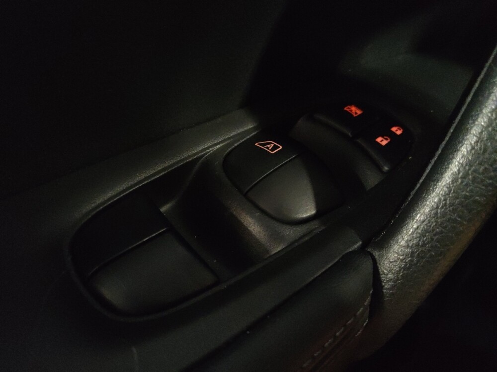 2018 Nissan Rogue in Gainesville, FL 32609 - 18085188 27