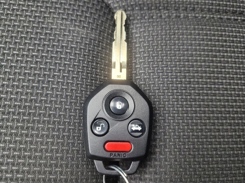 2018 Subaru Impreza in Indianapolis, IN 46219 - 18085189 32