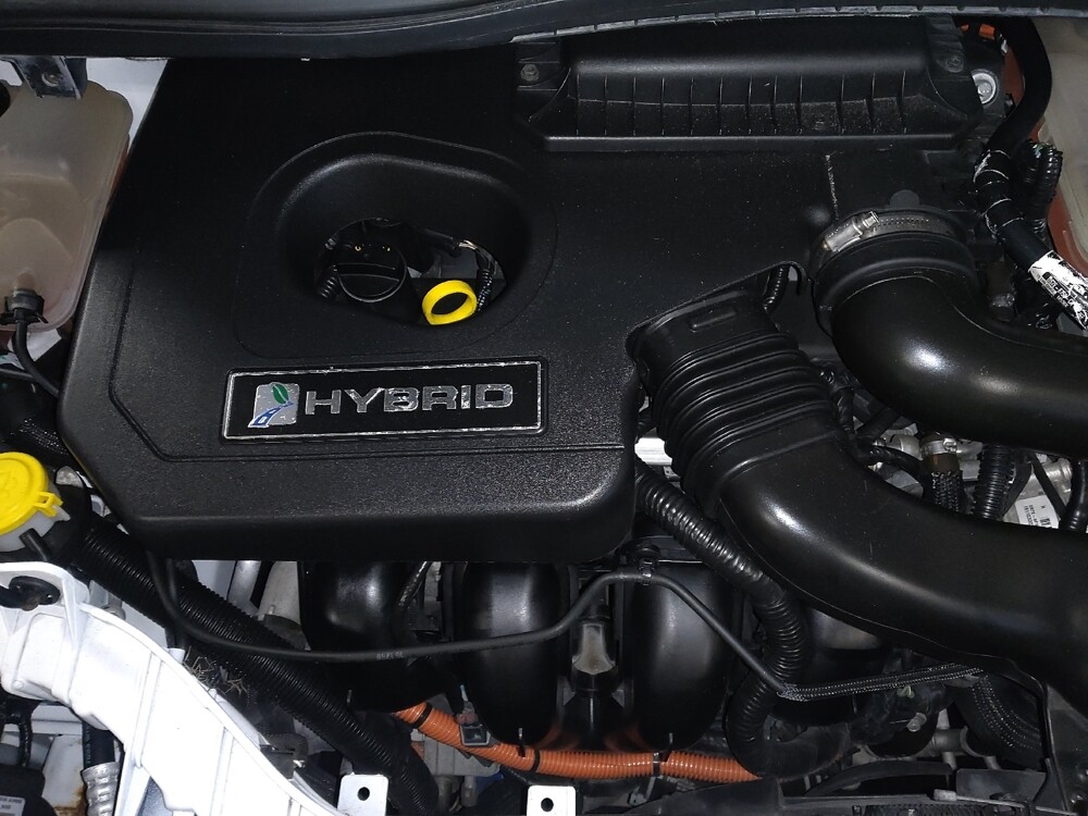 2016 Ford C-MAX in Greenville, SC 29607 - 18085196 30