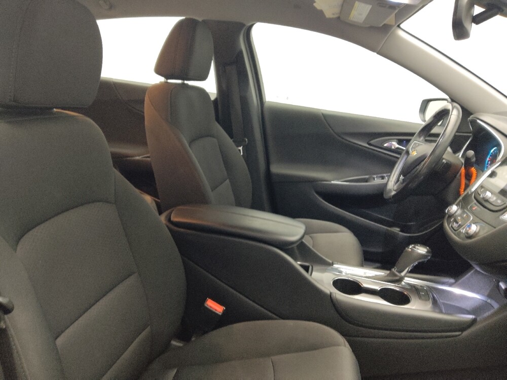 2018 Chevrolet Malibu in Jackson, MS 39211 - 18085203 21