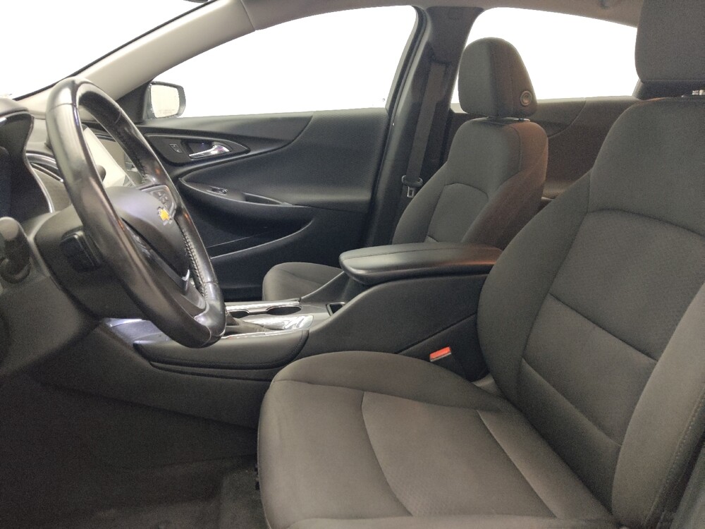 2018 Chevrolet Malibu in Jackson, MS 39211 - 18085203 17