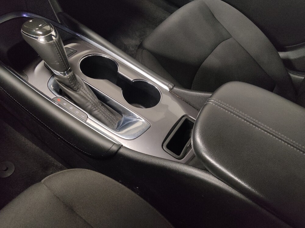 2018 Chevrolet Malibu in Jackson, MS 39211 - 18085203 26