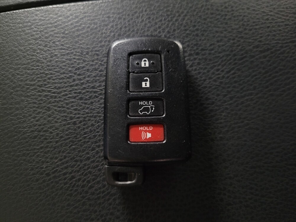 2017 Toyota Highlander in Union City, GA 30291 - 18085205 32