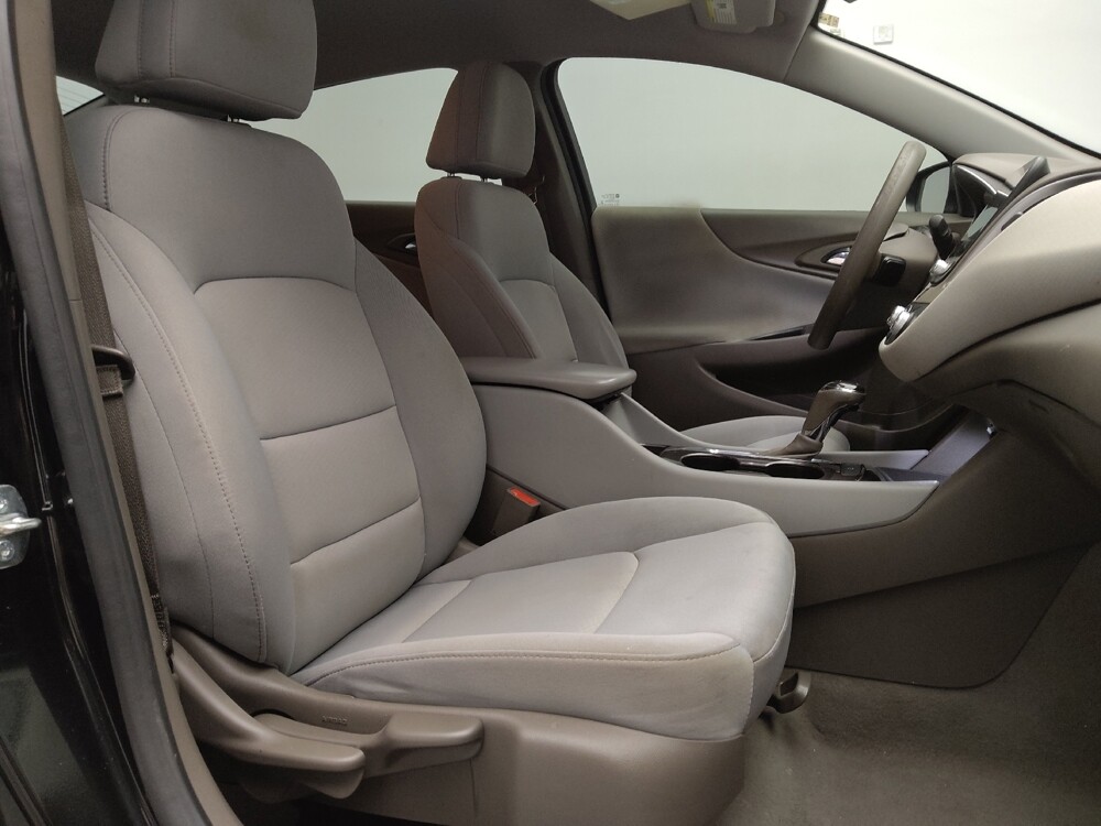 2020 Chevrolet Malibu in Plano, TX 75074 - 18085227 21