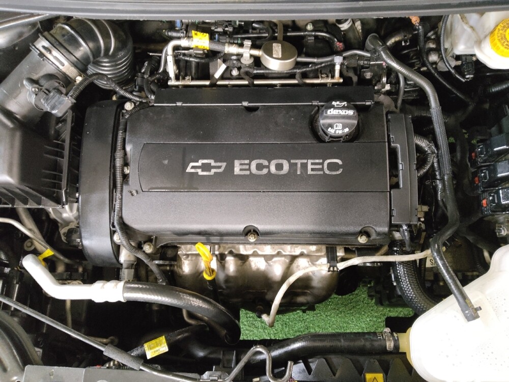 2018 Chevrolet Sonic in Lubbock, TX 79424 - 18085228 30