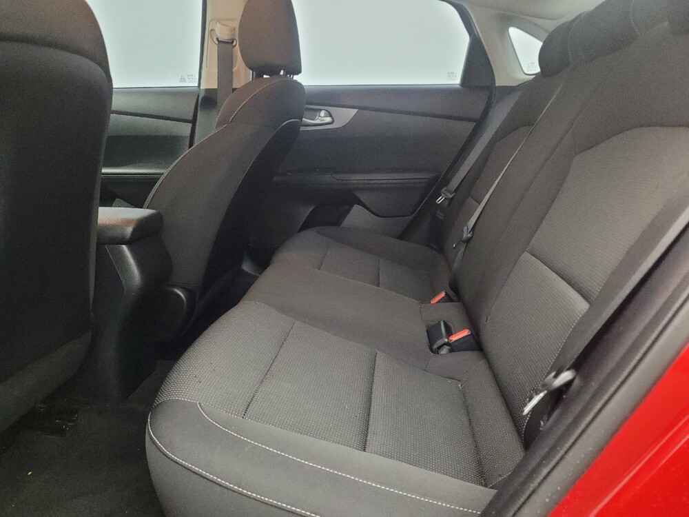 2019 Kia Forte in Lakeland, FL 33815 - 18085265 18