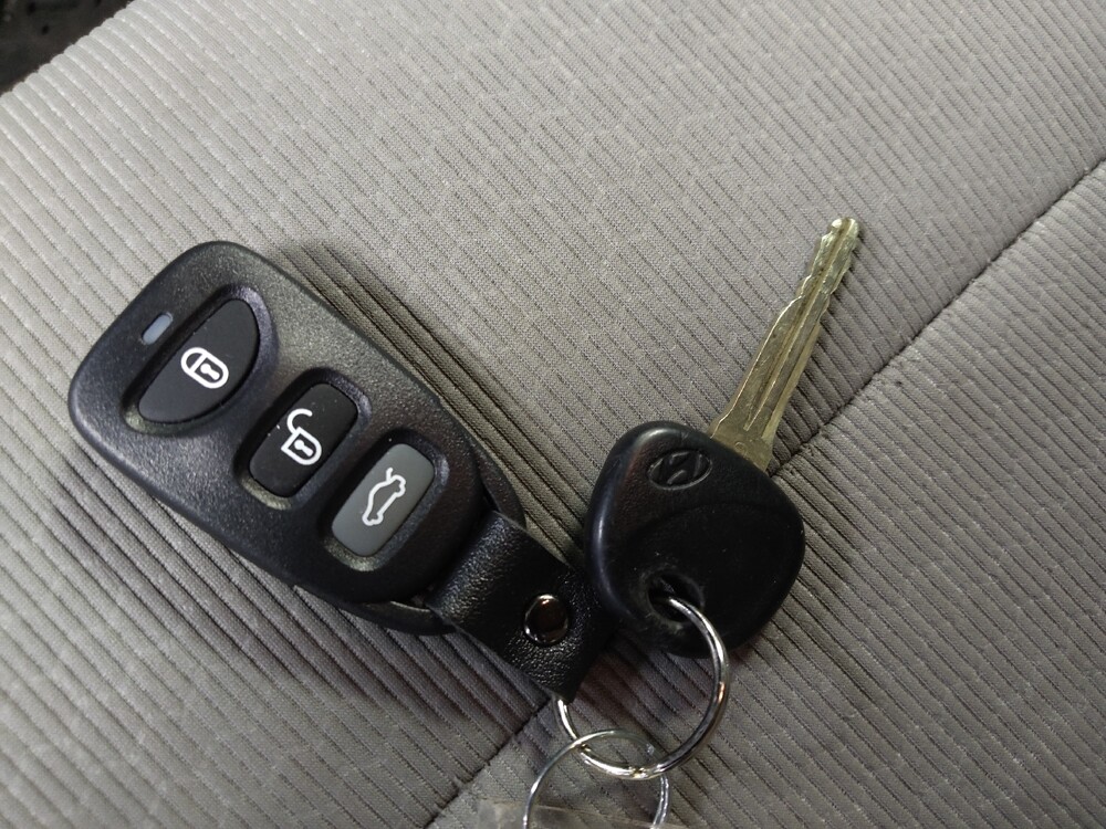 2017 Hyundai Elantra in Bradenton, FL 34207 - 18085270 32