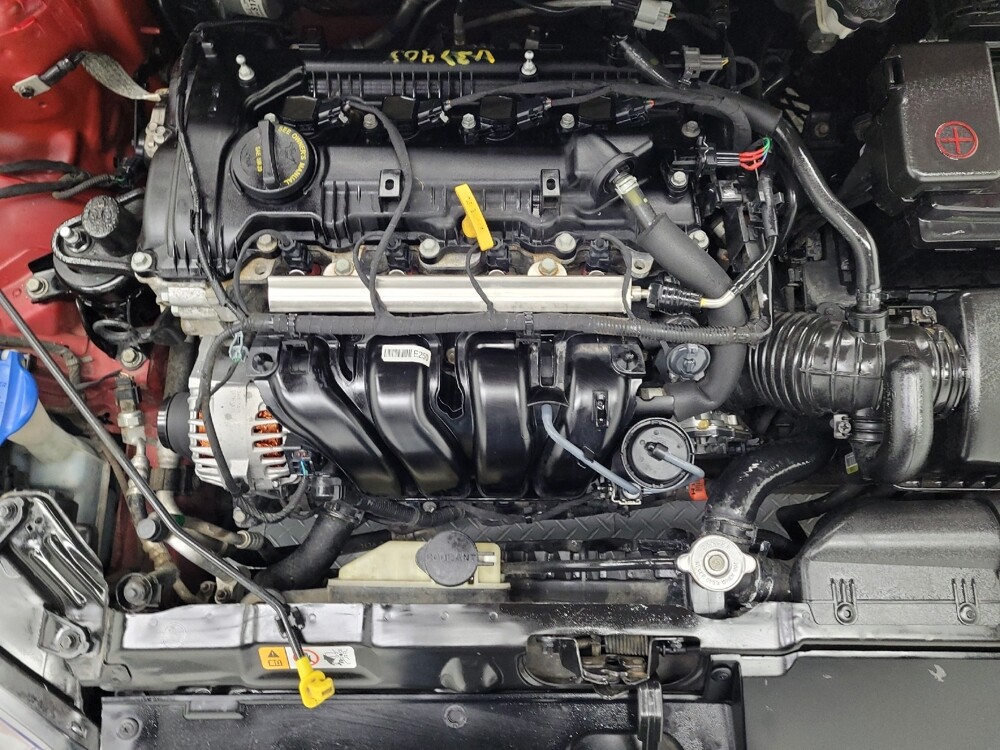 2015 Hyundai Elantra in Las Vegas, NV 89102 - 18085271 30