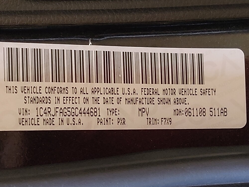 2016 Jeep Grand Cherokee in Jacksonville, FL 32210 - 18085285 33