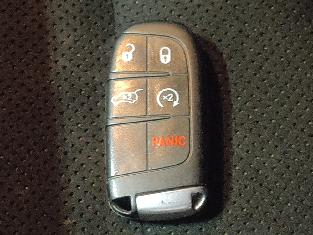 2018 Jeep Grand Cherokee in Greenville, SC 29607 - 18085294 32