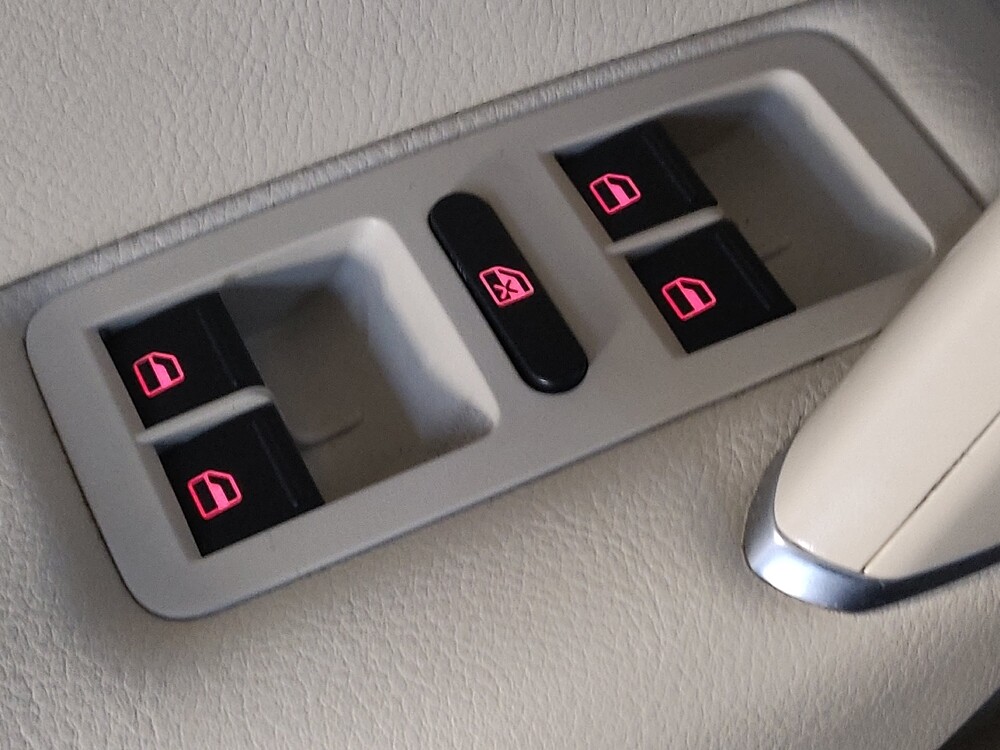 2018 Volkswagen Passat in Raleigh, NC 27604 - 18085310 27