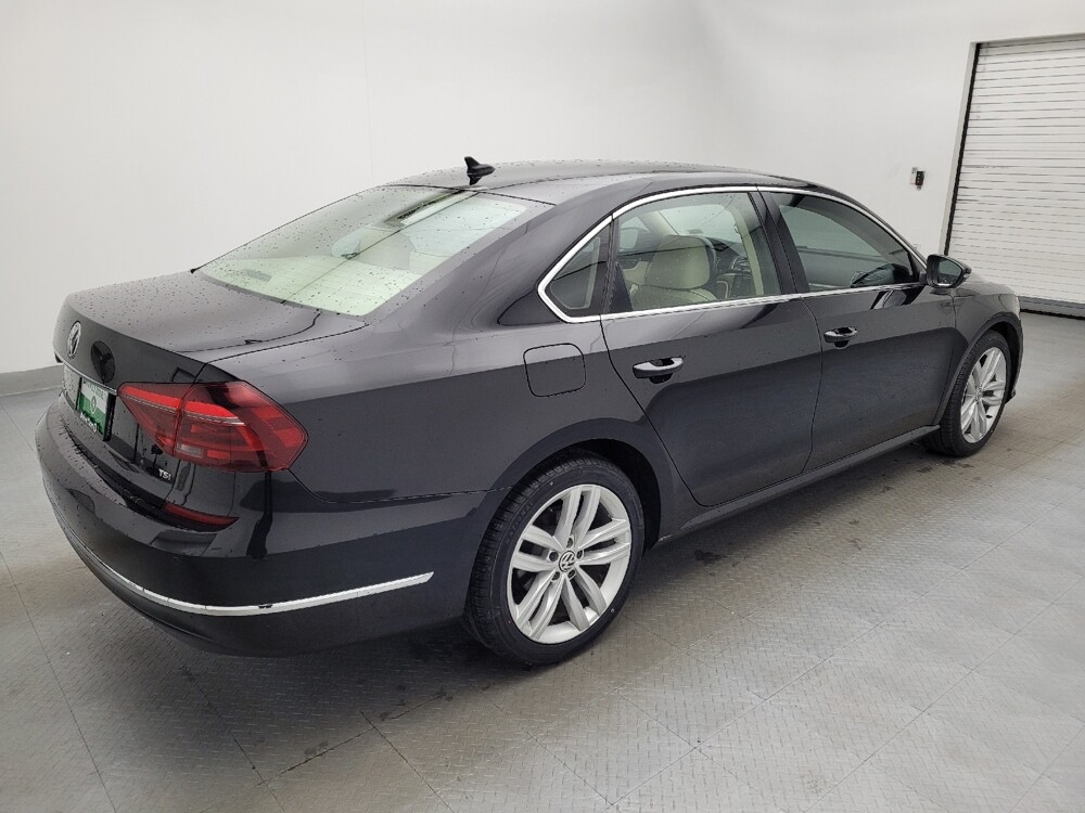 2018 Volkswagen Passat in Raleigh, NC 27604 - 18085310 10