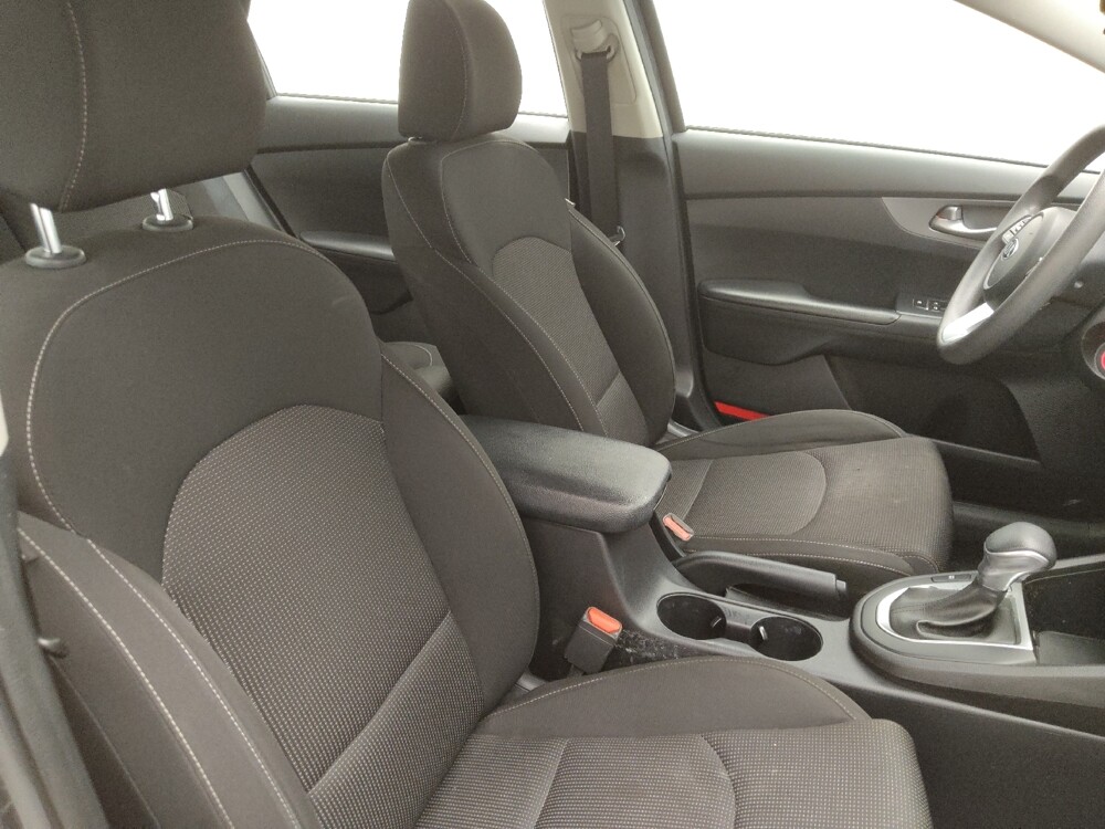 2019 Kia Forte in Lakewood, CO 80215 - 18085322 21